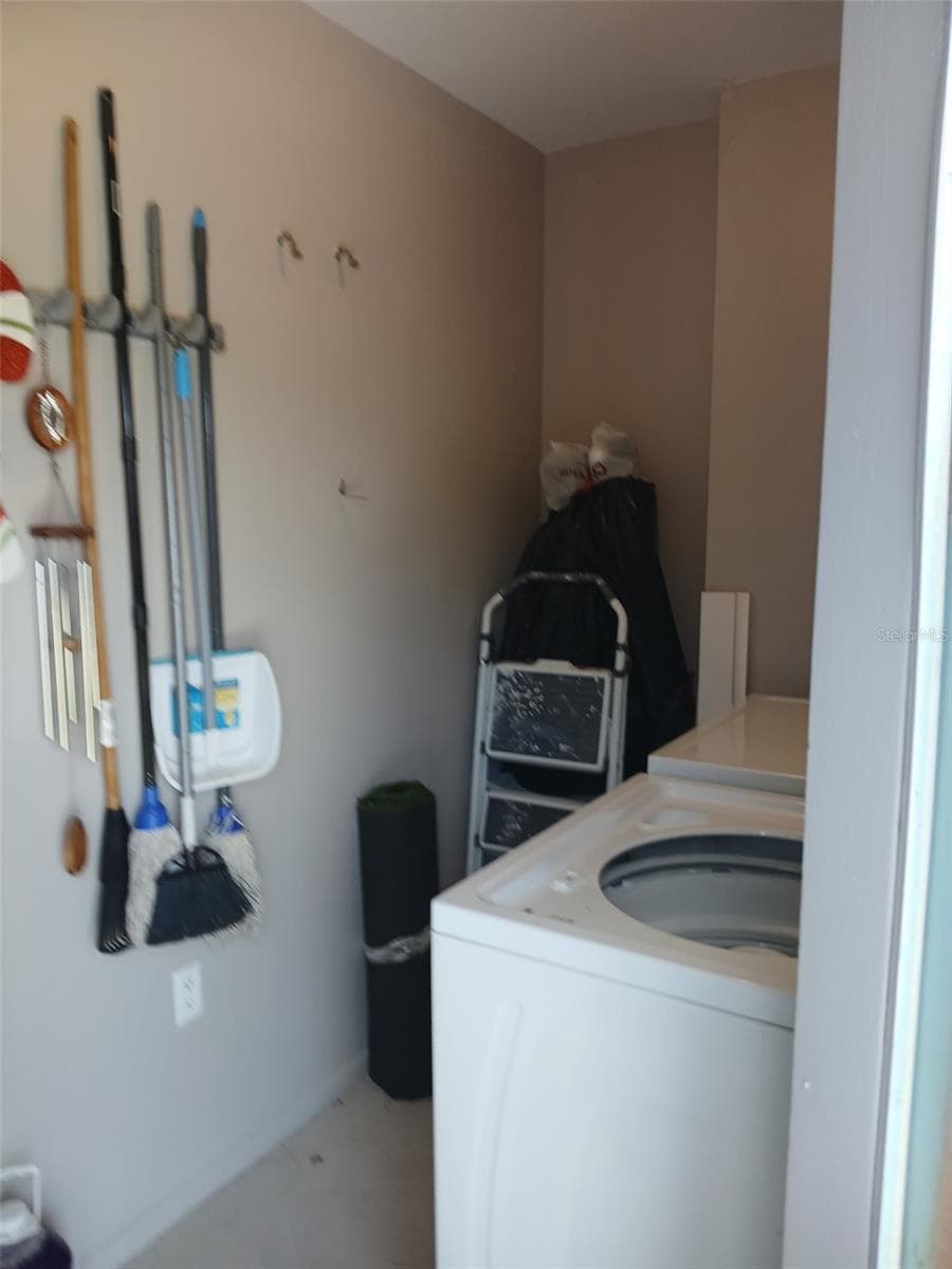 411 DORCHESTER SQUARE — photo 19 of 21