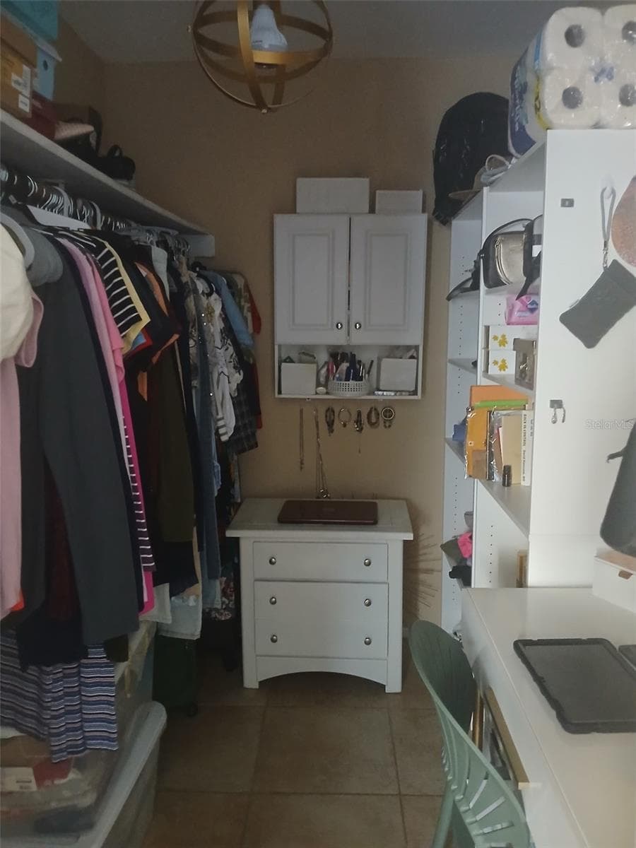 411 DORCHESTER SQUARE — photo 13 of 21