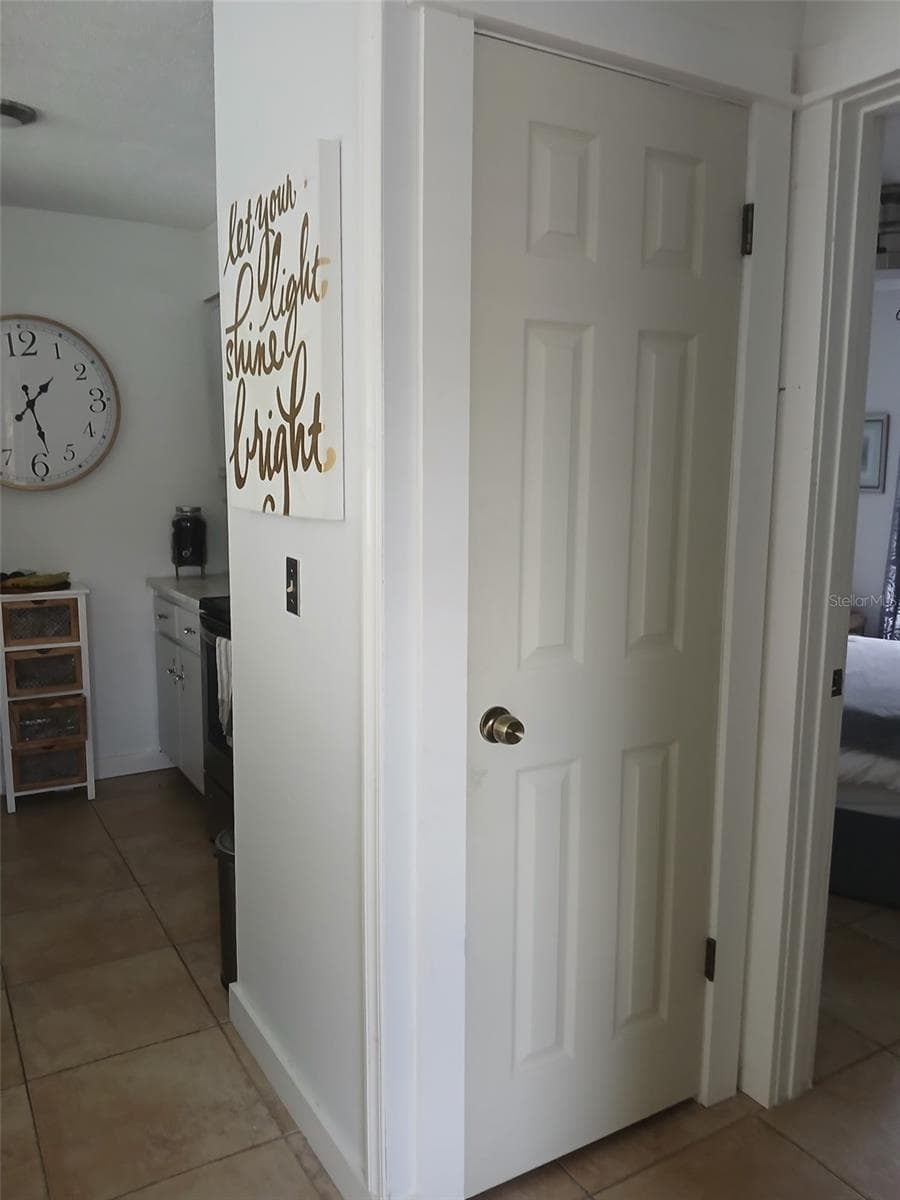 411 DORCHESTER SQUARE — photo 16 of 21