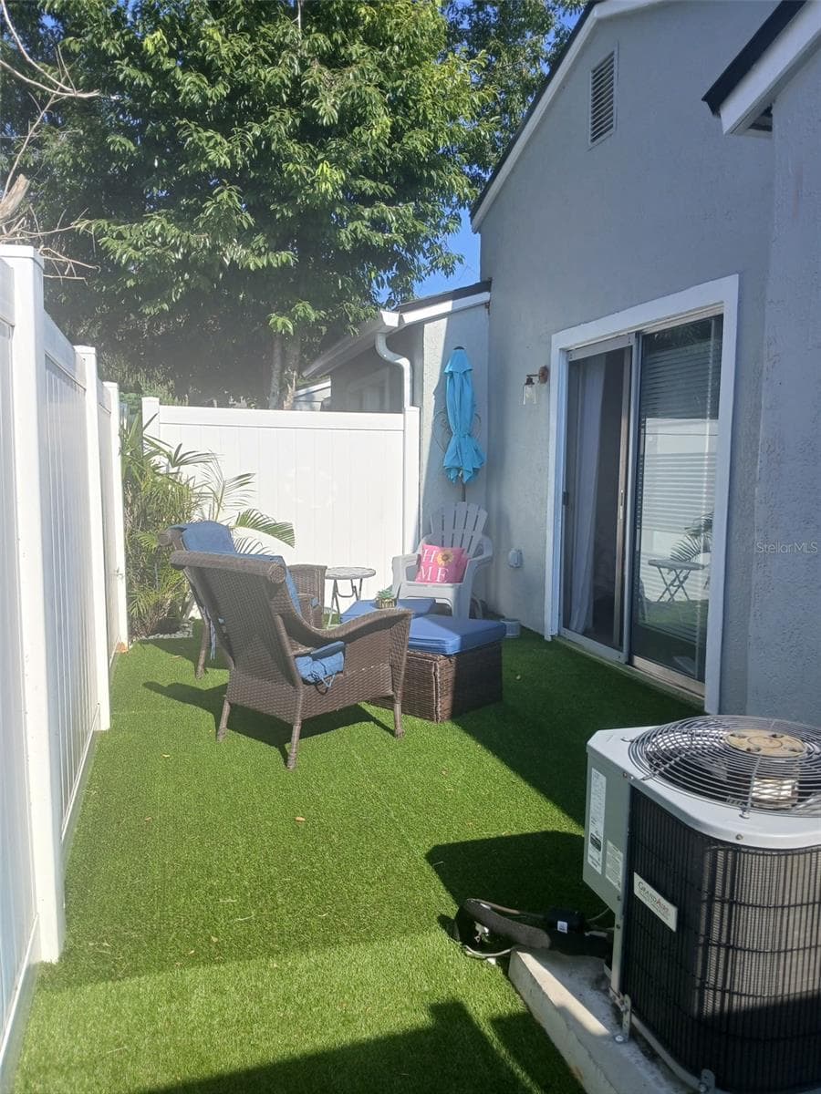 411 DORCHESTER SQUARE — photo 20 of 21