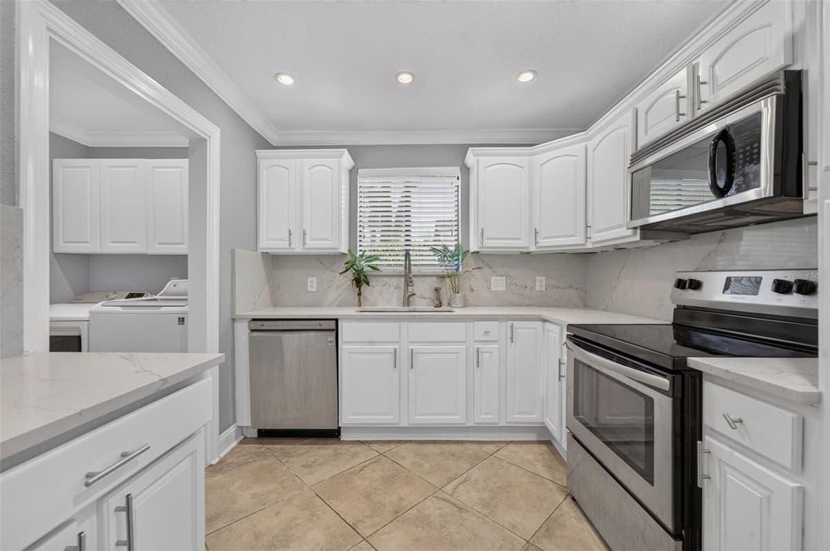 1871 BRYAN AVENUE — photo 9 of 28