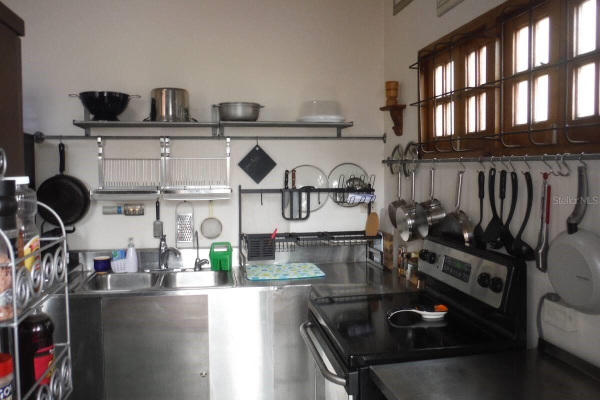 456 CALLE SALDAÑA — photo 44 of 98