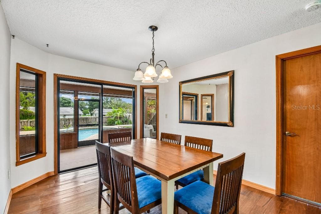 507 FERNWOOD DRIVE — photo 8 of 41