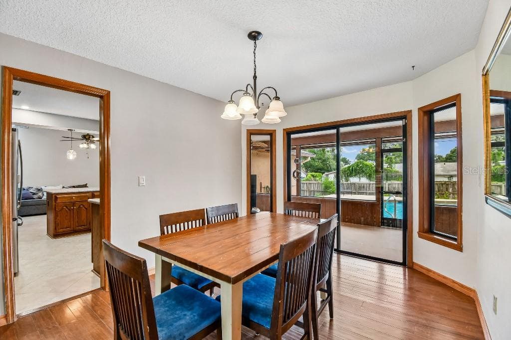507 FERNWOOD DRIVE — photo 9 of 41