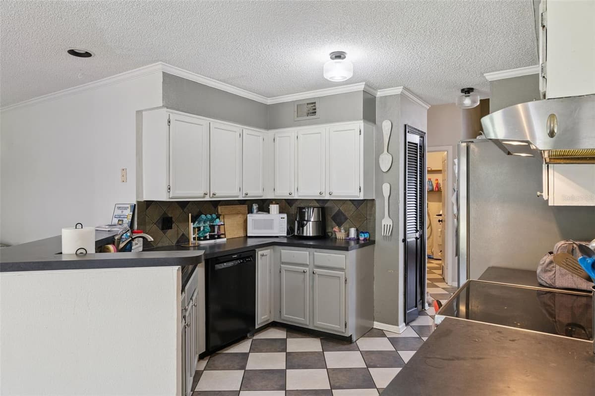 1513 OBERLIN TERRACE — photo 9 of 25
