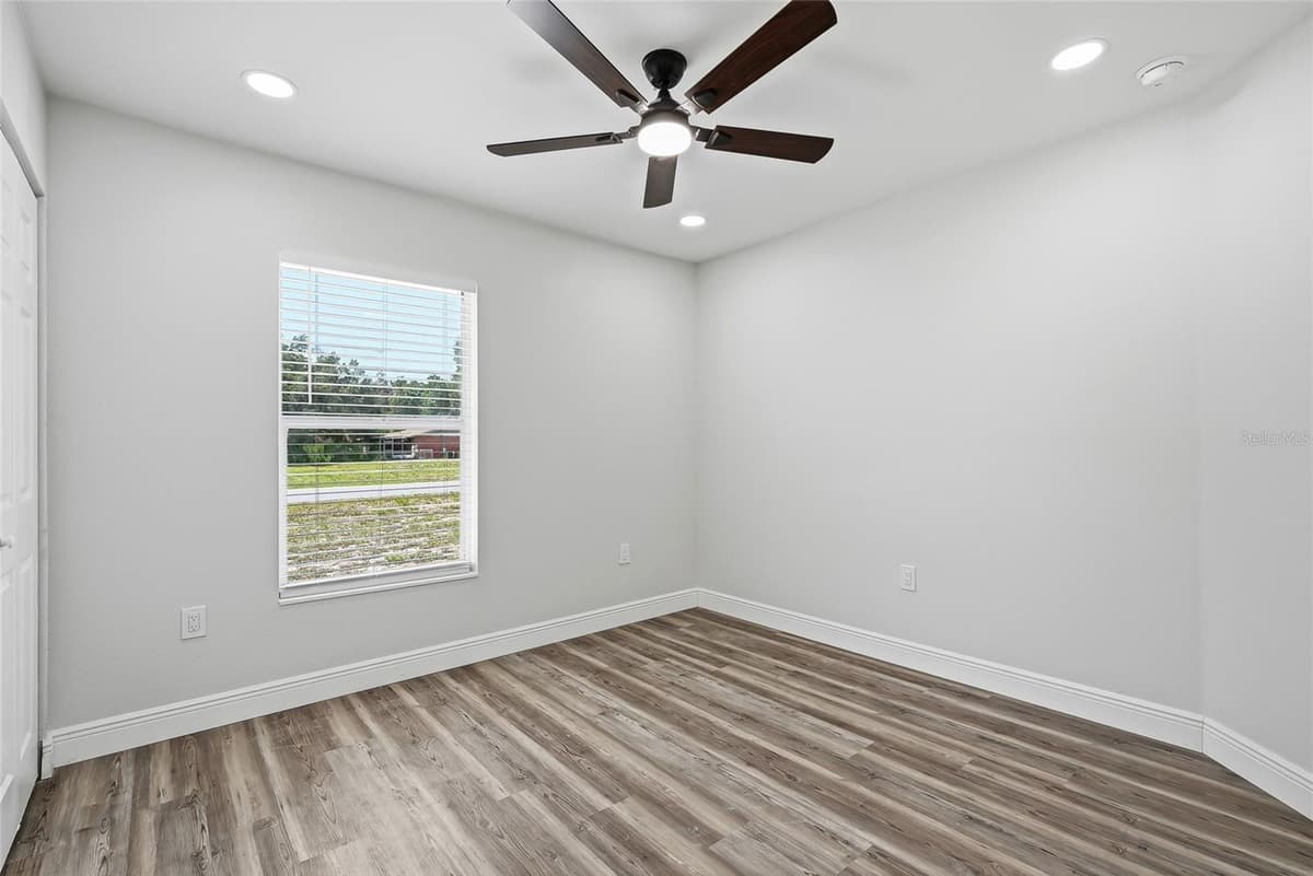 34641 DOGWOOD DRIVE — photo 27 of 37