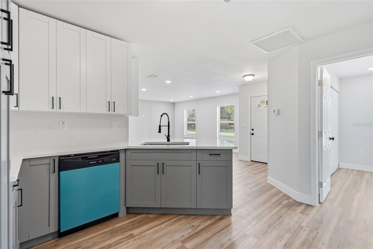 34641 DOGWOOD DRIVE — photo 8 of 37