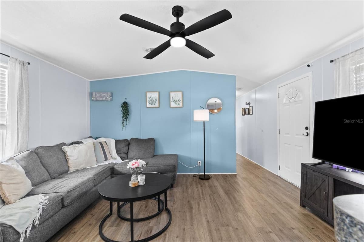 11535 LEANNE WALK — photo 3 of 41