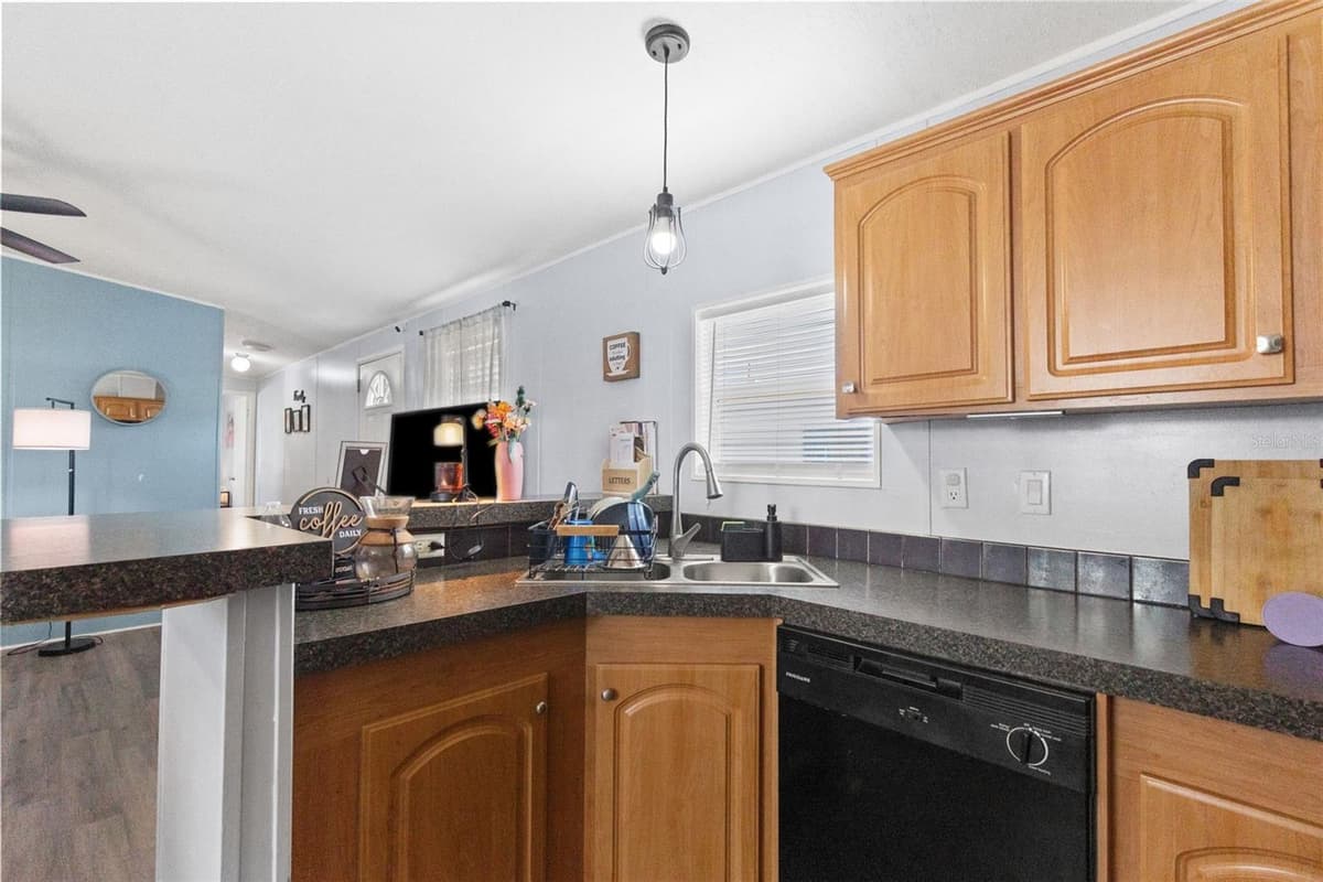 11535 LEANNE WALK — photo 7 of 41