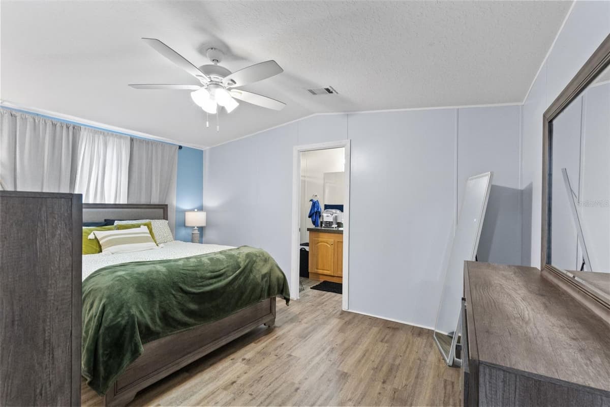 11535 LEANNE WALK — photo 10 of 41