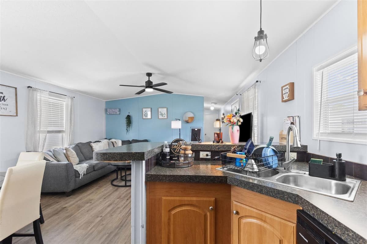 11535 LEANNE WALK — photo 8 of 41