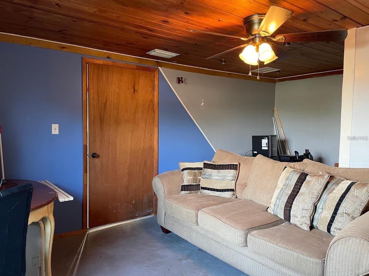 1212 SHAWNEE DRIVE — photo 19 of 32