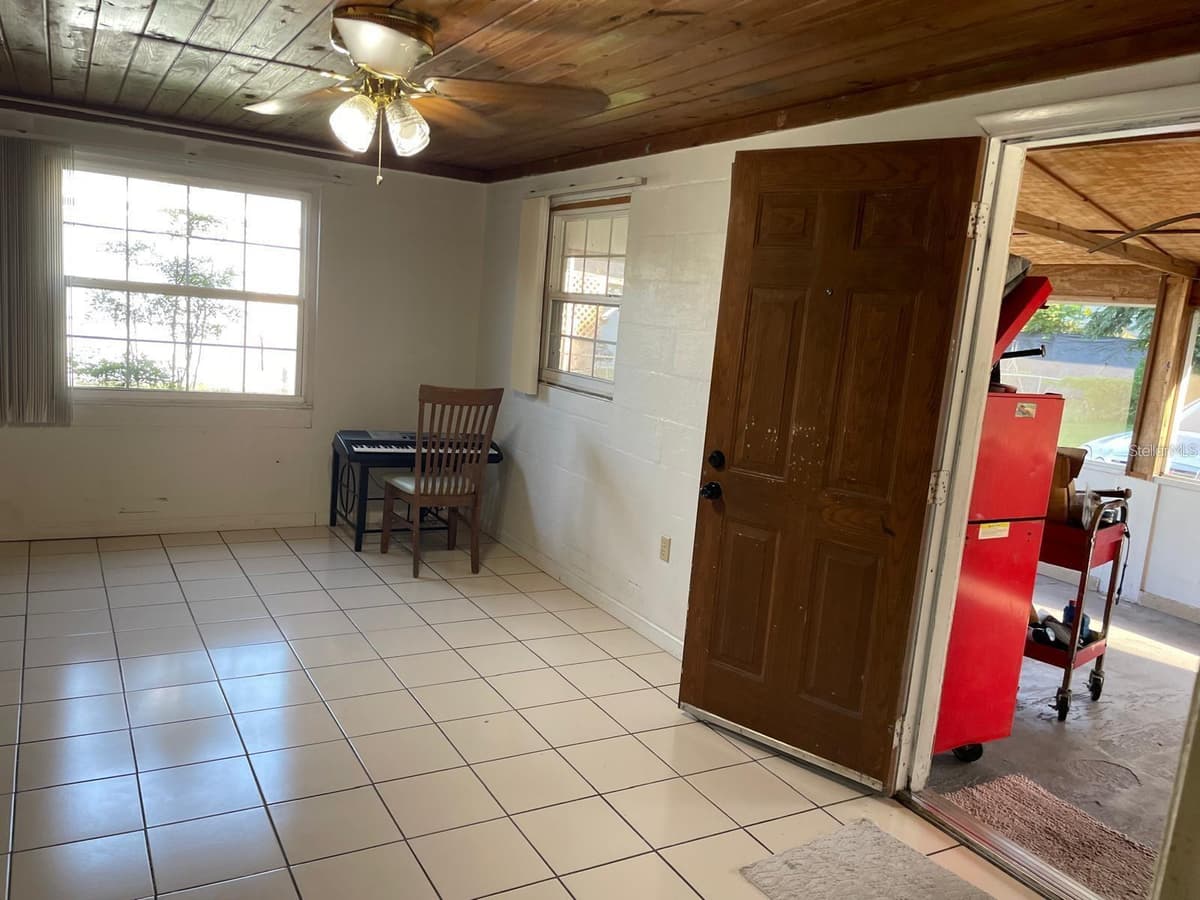 1212 SHAWNEE DRIVE — photo 18 of 32