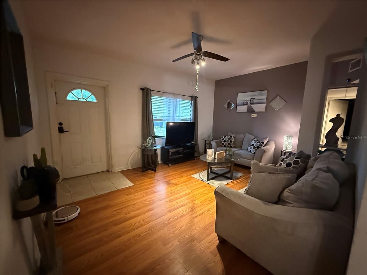 1435 TRIANGLE DRIVE — photo 3 of 18