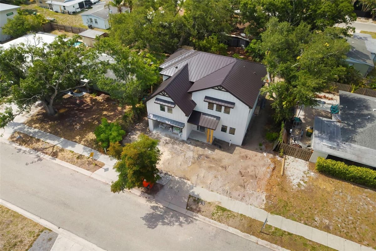 2114 FLOYD STREET — photo 21 of 25