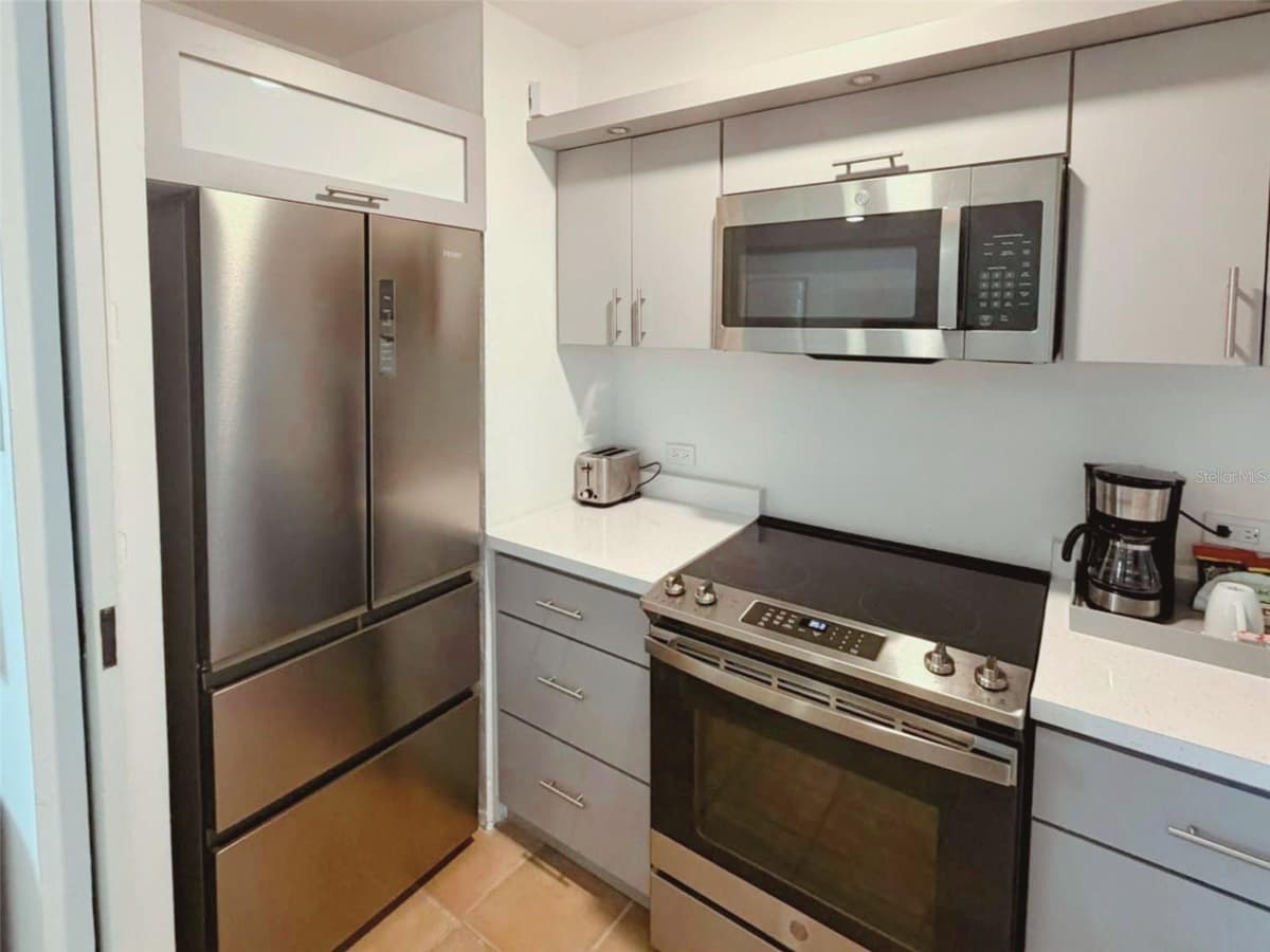 1000 LAS CASITA I, EL CONQUISTADOR AVE. — photo 8 of 18