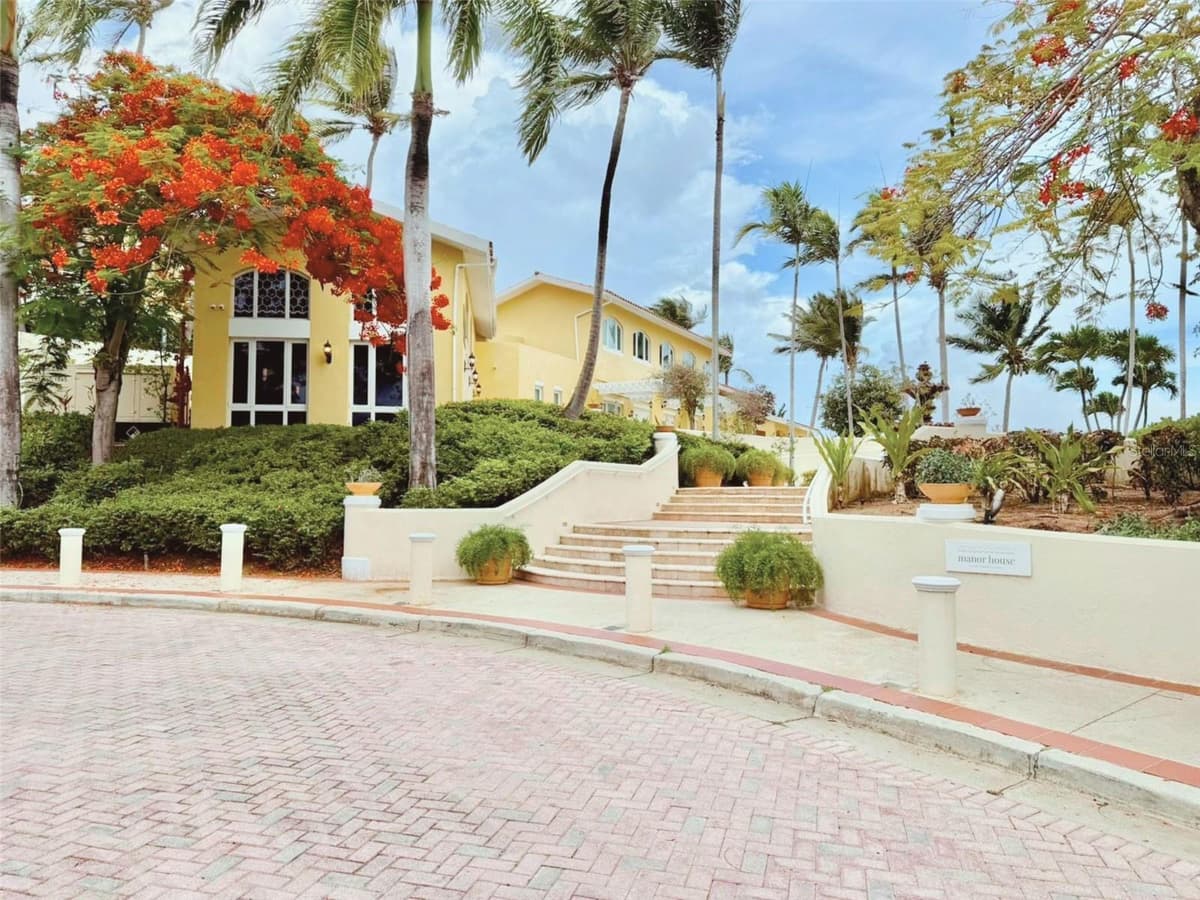 1000 LAS CASITA I, EL CONQUISTADOR AVE. — photo 15 of 18