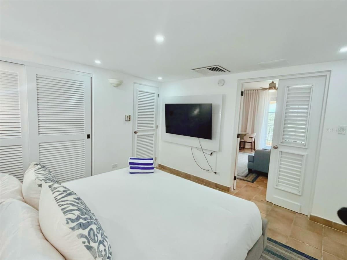 1000 LAS CASITA I, EL CONQUISTADOR AVE. — photo 10 of 18