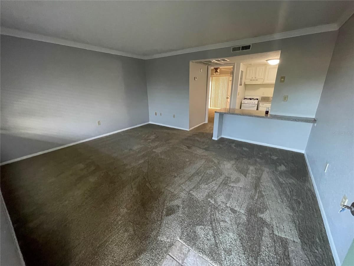 122 WATER FRONT WAY — photo 5 of 14