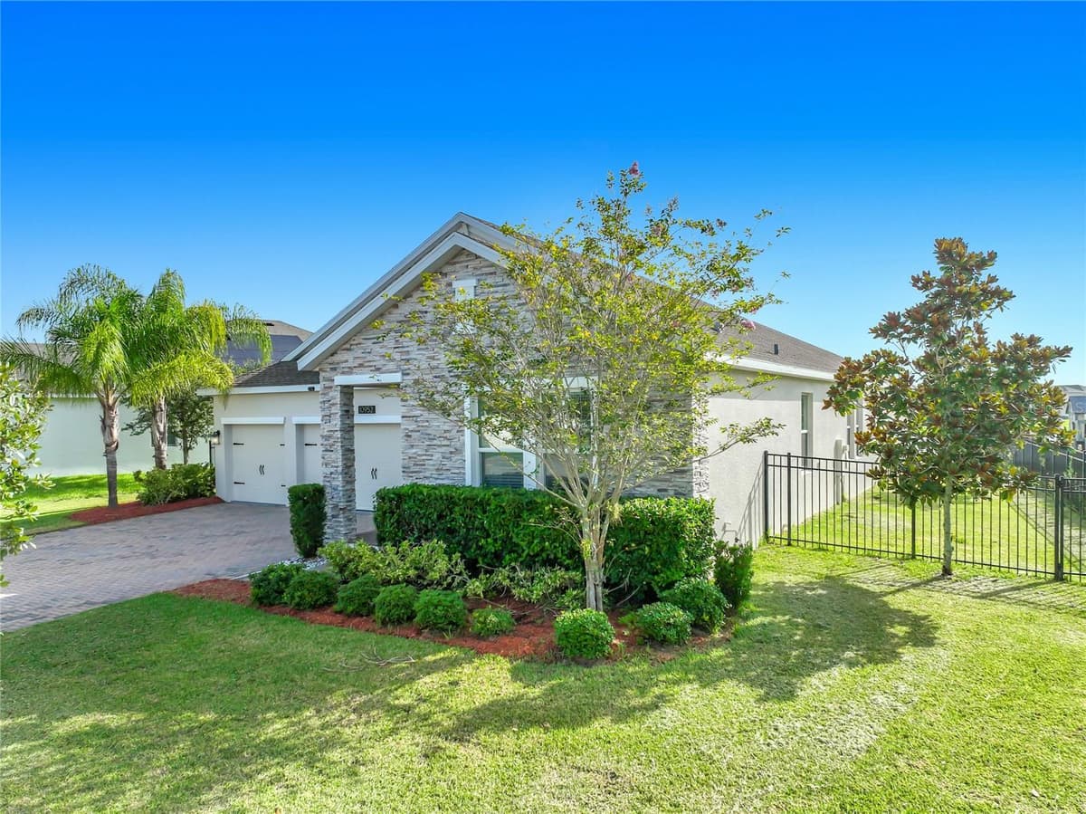 10952 LONGLEAF WOODS DRIVE — photo 2 of 64