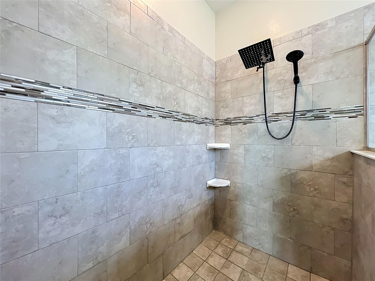10952 LONGLEAF WOODS DRIVE — photo 45 of 64