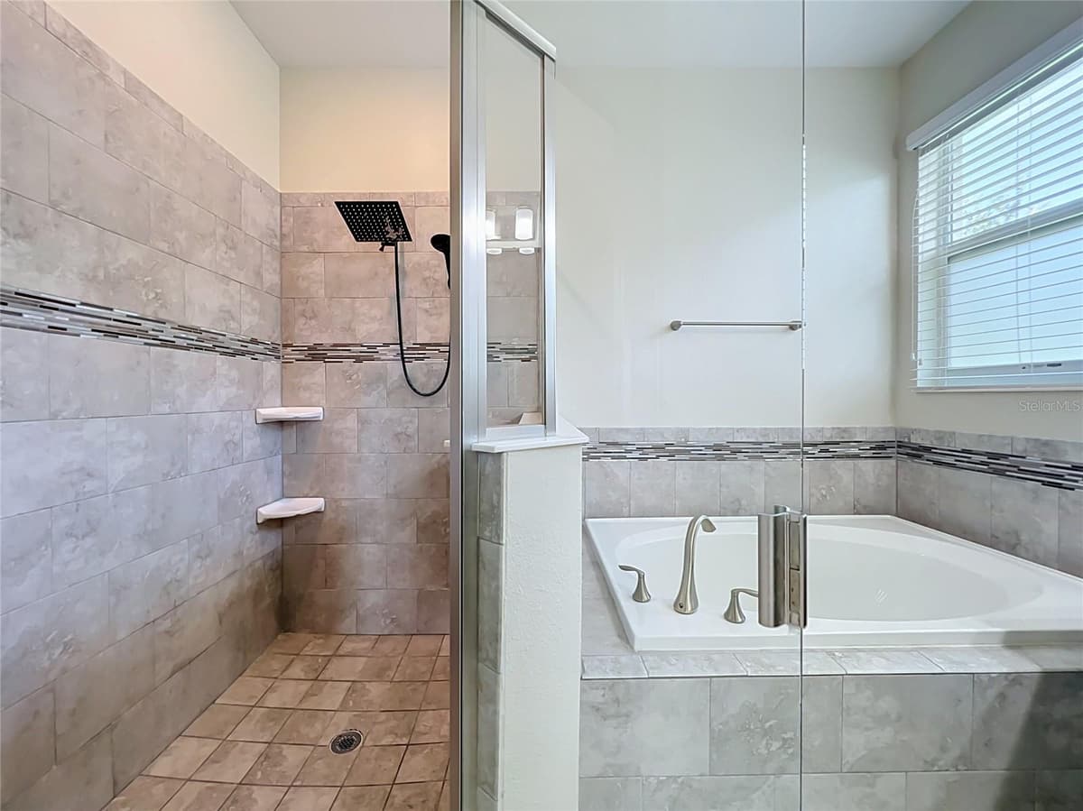 10952 LONGLEAF WOODS DRIVE — photo 44 of 64