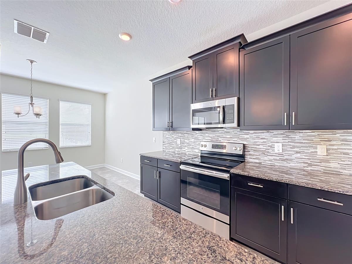 10952 LONGLEAF WOODS DRIVE — photo 16 of 64