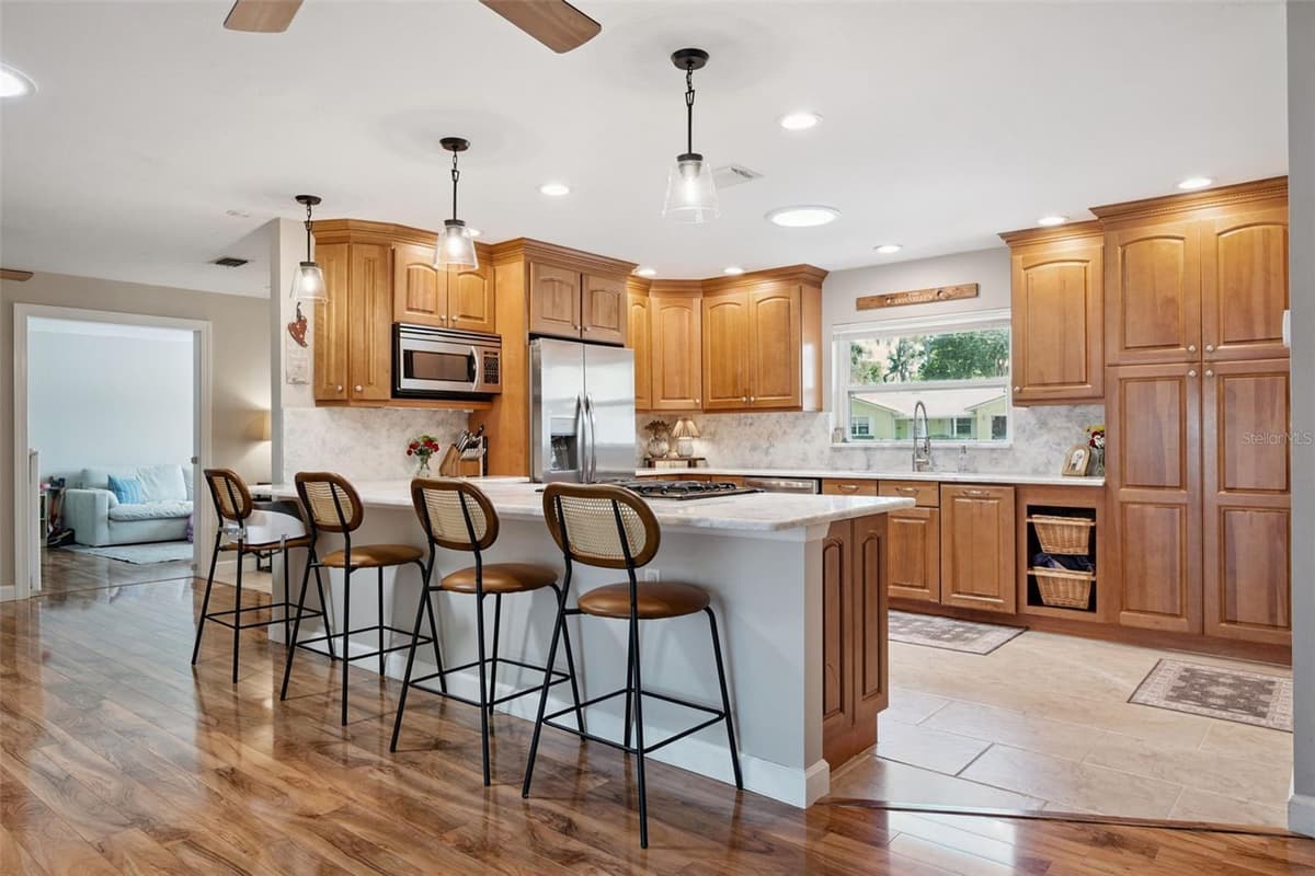 102 ASPEN PLACE — photo 6 of 23