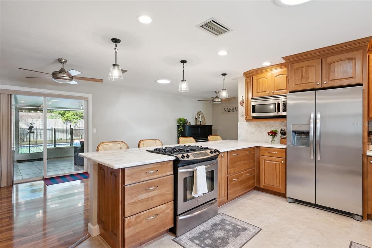 102 ASPEN PLACE — photo 7 of 23