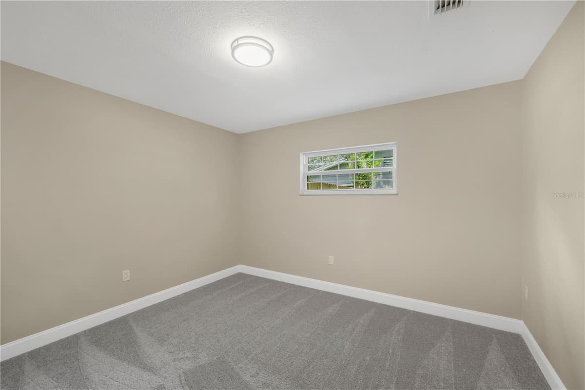 122 WINDY PLACE — photo 38 of 46