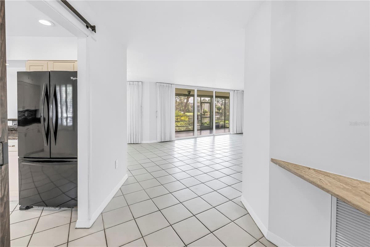 6101 34TH STREET — photo 4 of 46