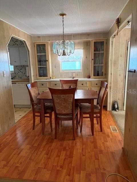 130 PATRICIA AVENUE — photo 8 of 18