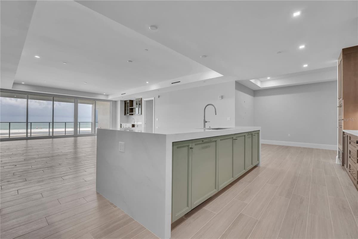70 AVENIDA VENECCIA — photo 3 of 47