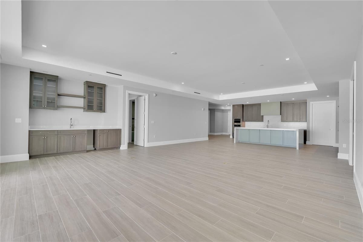 70 AVENIDA VENECCIA — photo 11 of 47