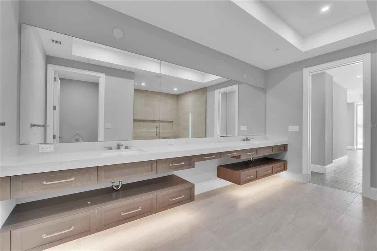 70 AVENIDA VENECCIA — photo 17 of 47