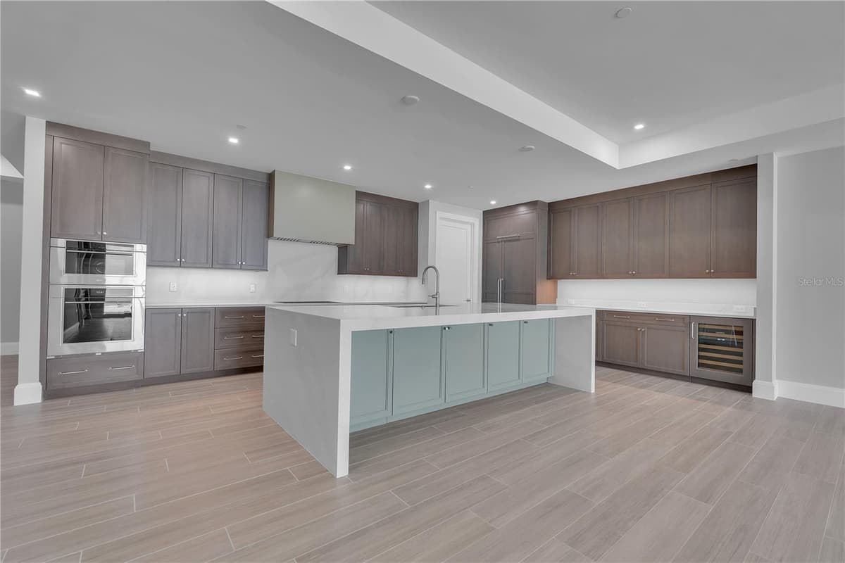 70 AVENIDA VENECCIA — photo 5 of 47