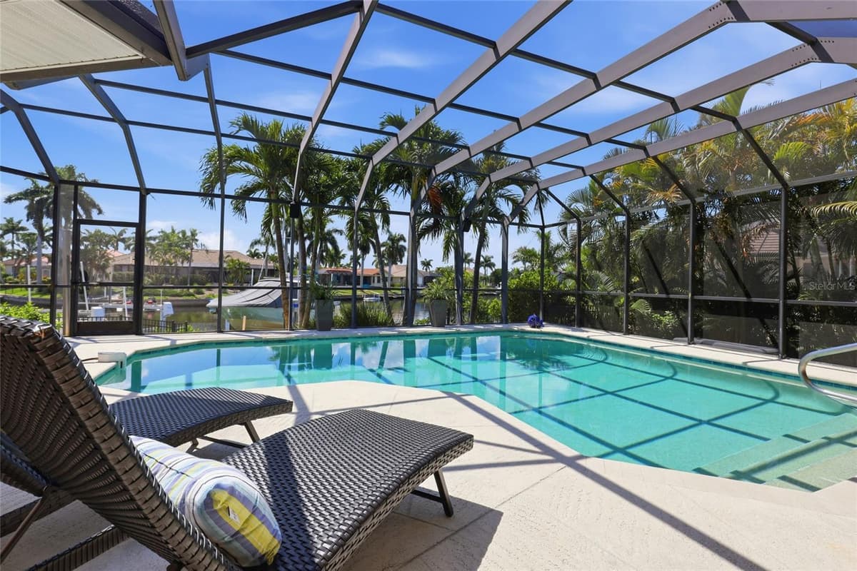 1233 SEA BREEZE COURT — photo 2 of 30