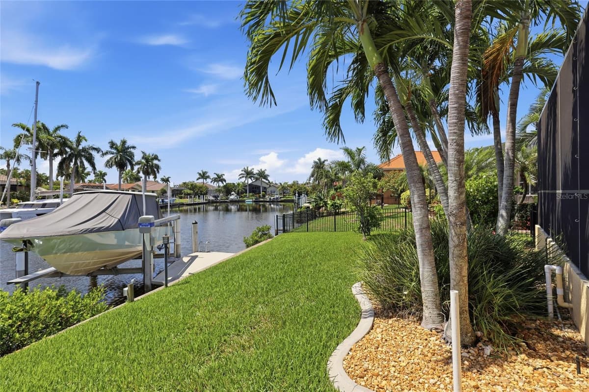 1233 SEA BREEZE COURT — photo 4 of 30
