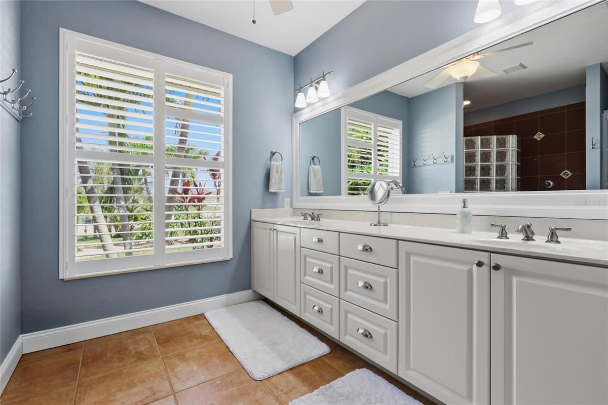 1233 SEA BREEZE COURT — photo 17 of 30
