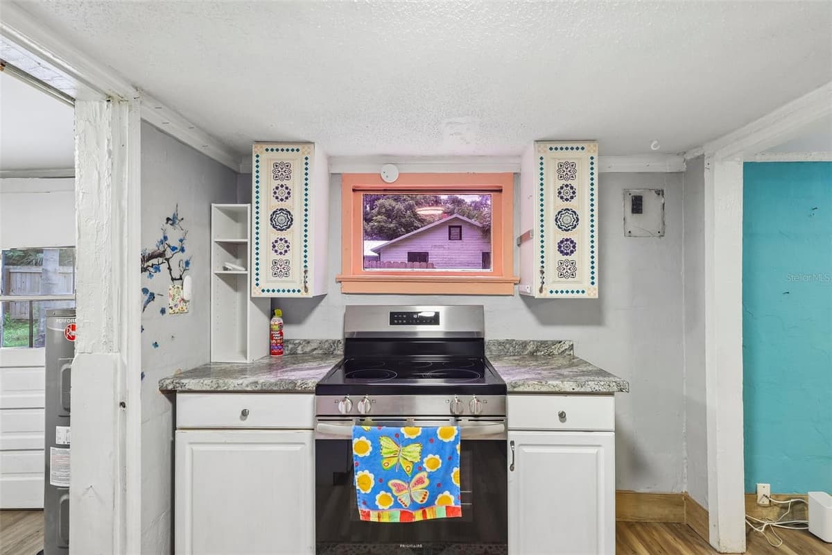 521 9TH STREET — photo 11 of 27