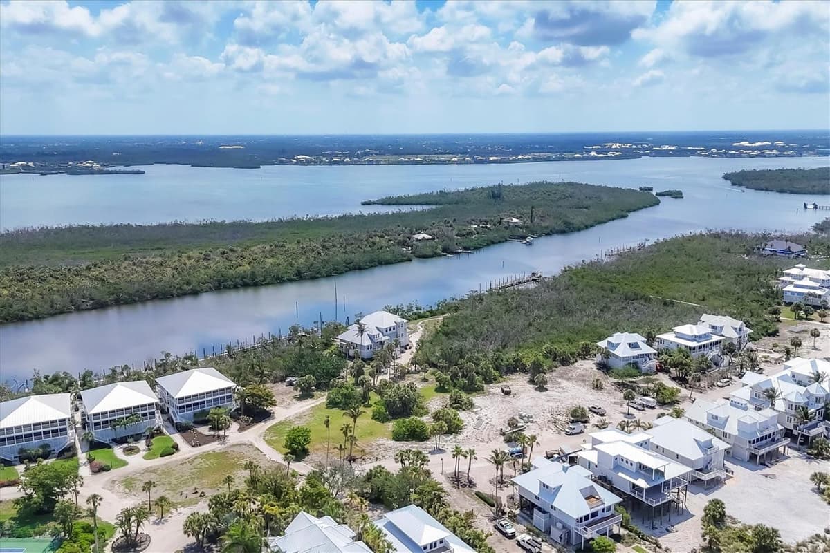 7365 PALM ISLAND DRIVE — photo 17 of 45