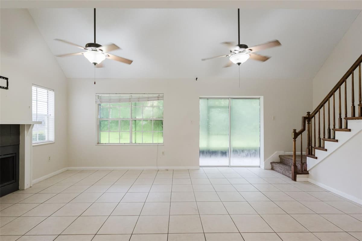 3614 PINE KNOT DRIVE — photo 6 of 32