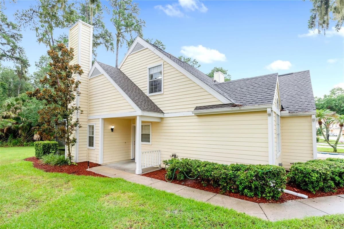 3614 PINE KNOT DRIVE — photo 4 of 32