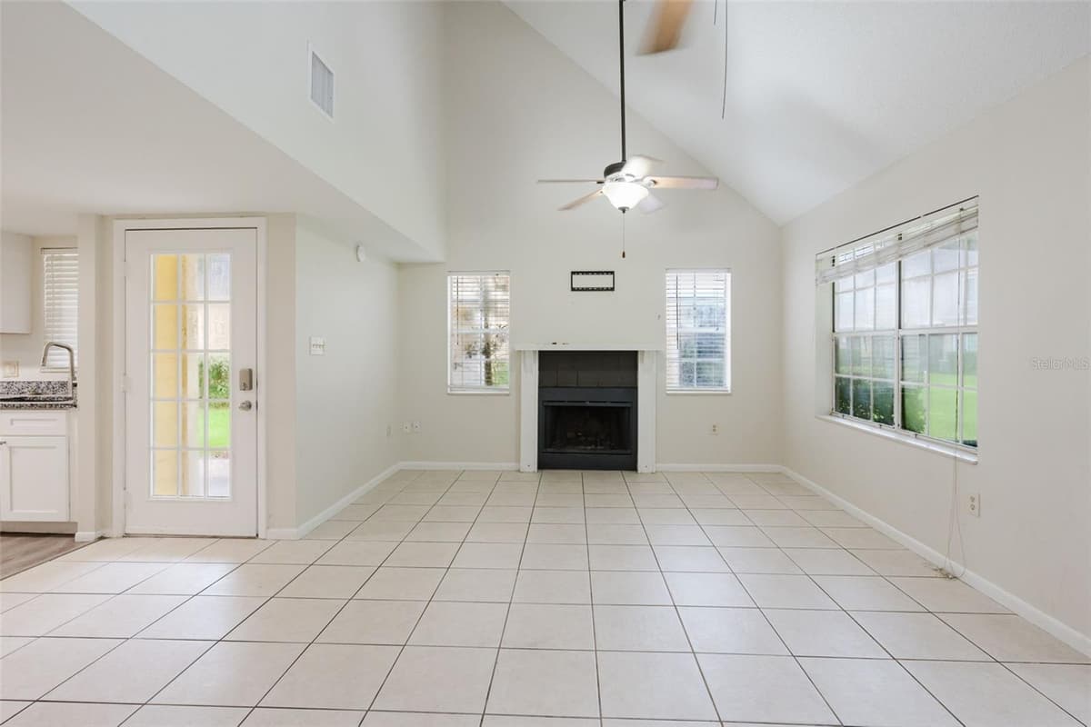 3614 PINE KNOT DRIVE — photo 11 of 32