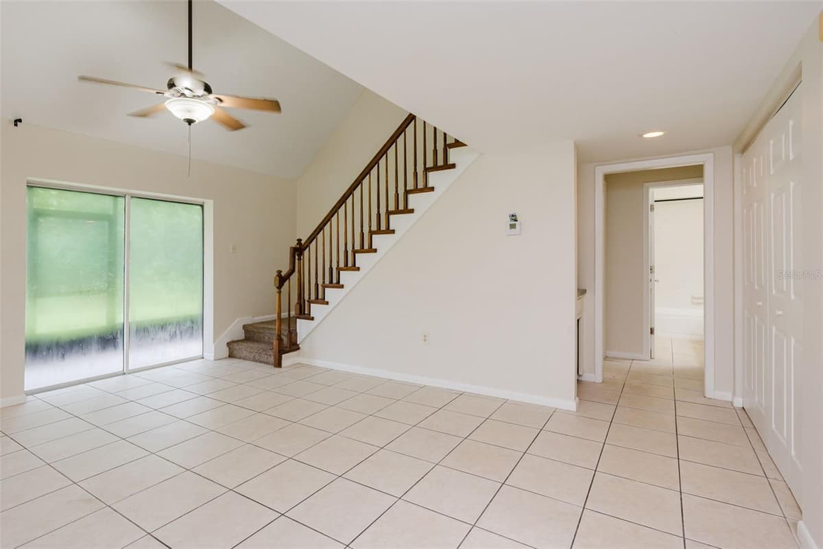 3614 PINE KNOT DRIVE — photo 5 of 32