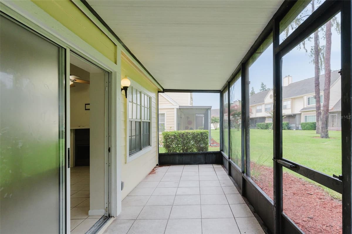 3614 PINE KNOT DRIVE — photo 10 of 32