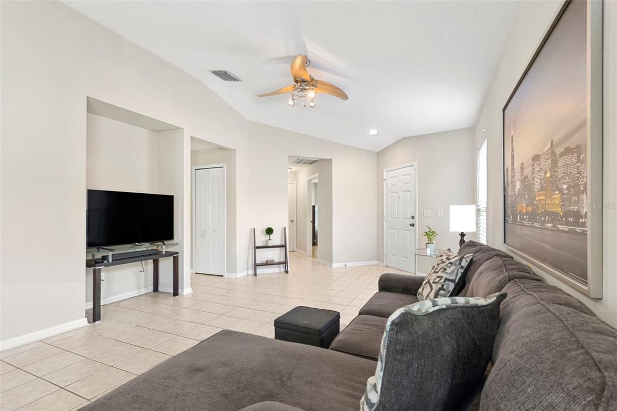 10109 LANDPORT WAY — photo 11 of 45