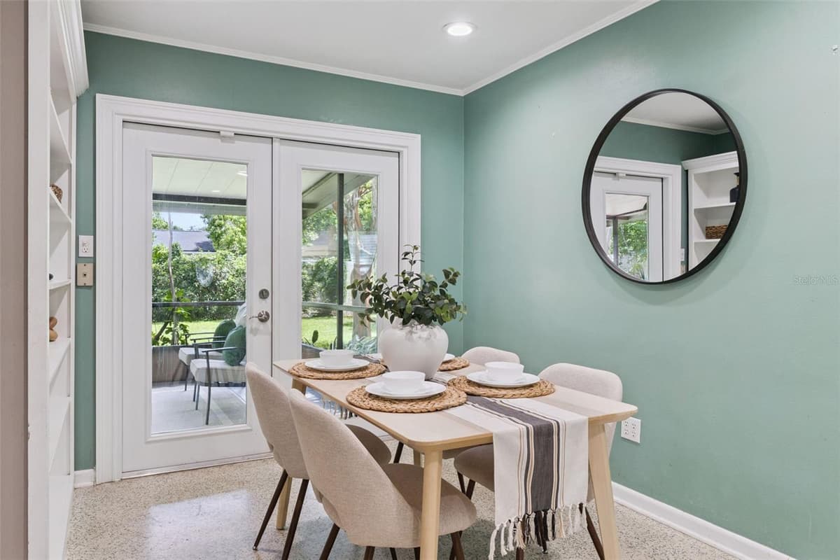 618 BURKE STREET — photo 12 of 53