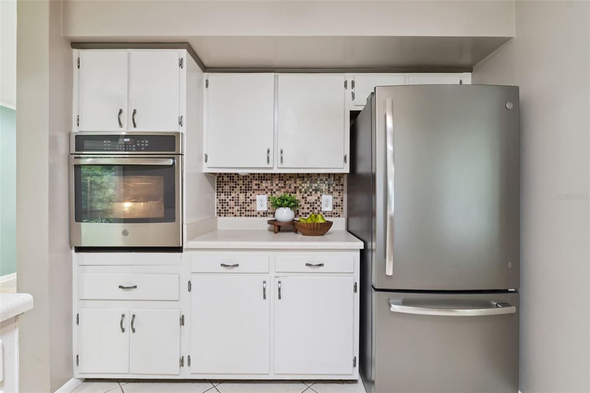 618 BURKE STREET — photo 19 of 53