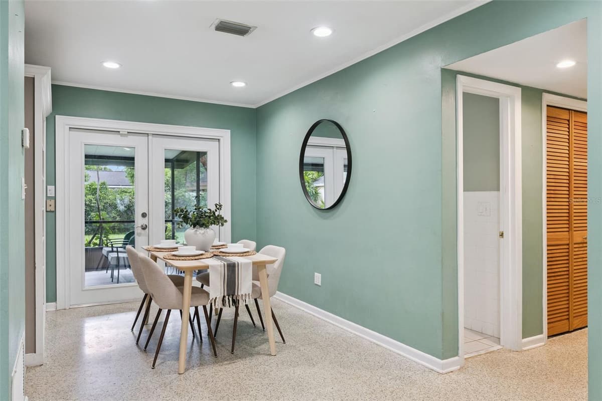 618 BURKE STREET — photo 11 of 53